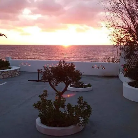 Inn Skyros Beachfront Haven-A Breath Away To The Beach