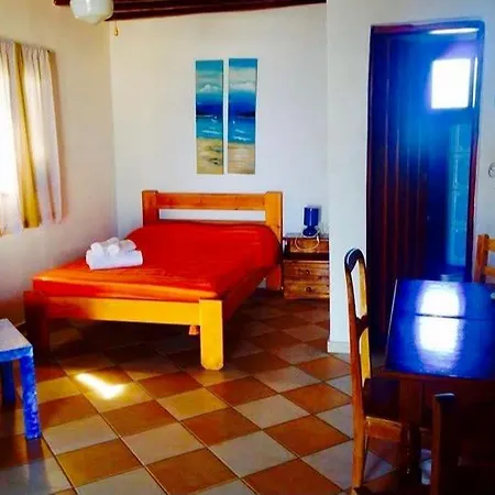 Skyros Beachfront Haven-A Breath Away To The Beach Han/Misafirhane